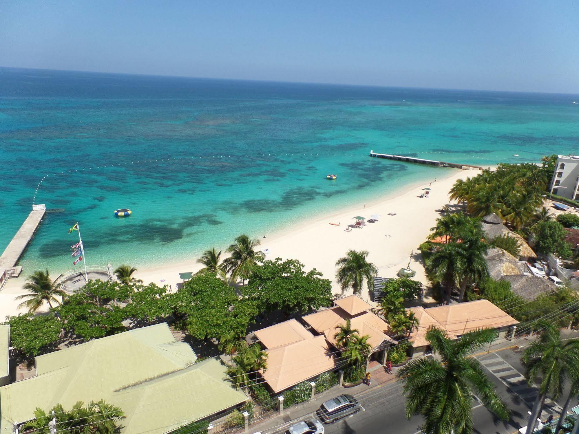 Beach Condos -Montego Bay Club Beach Resort Exterior photo